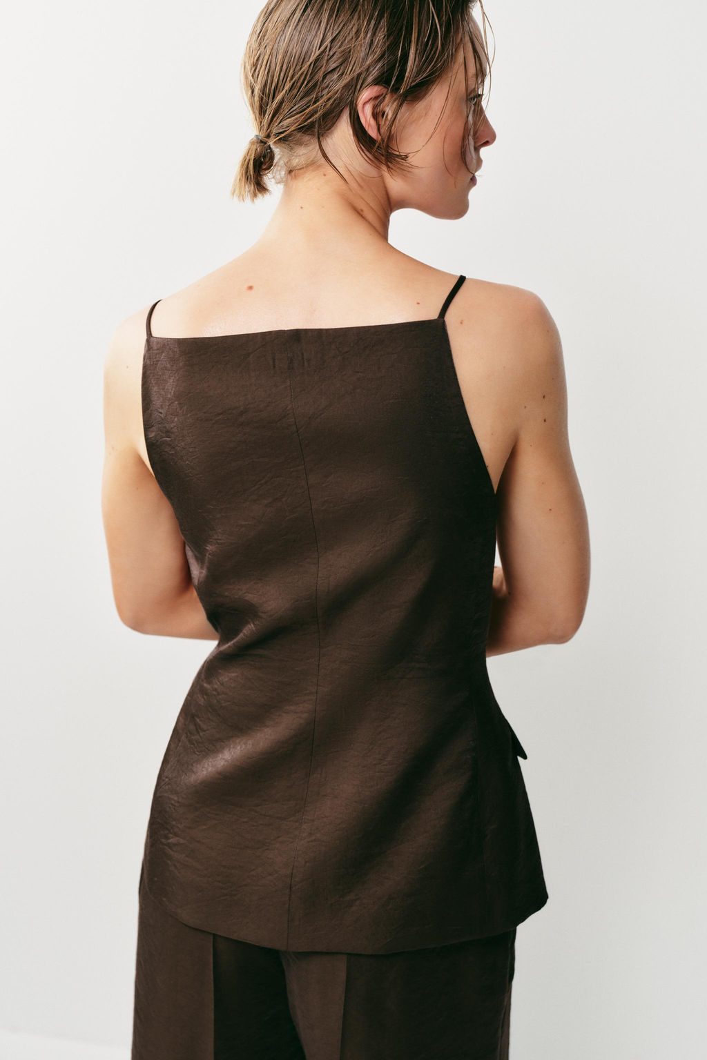CHALECO EFECTO BRILLO / Marr?n - Zara фото 6