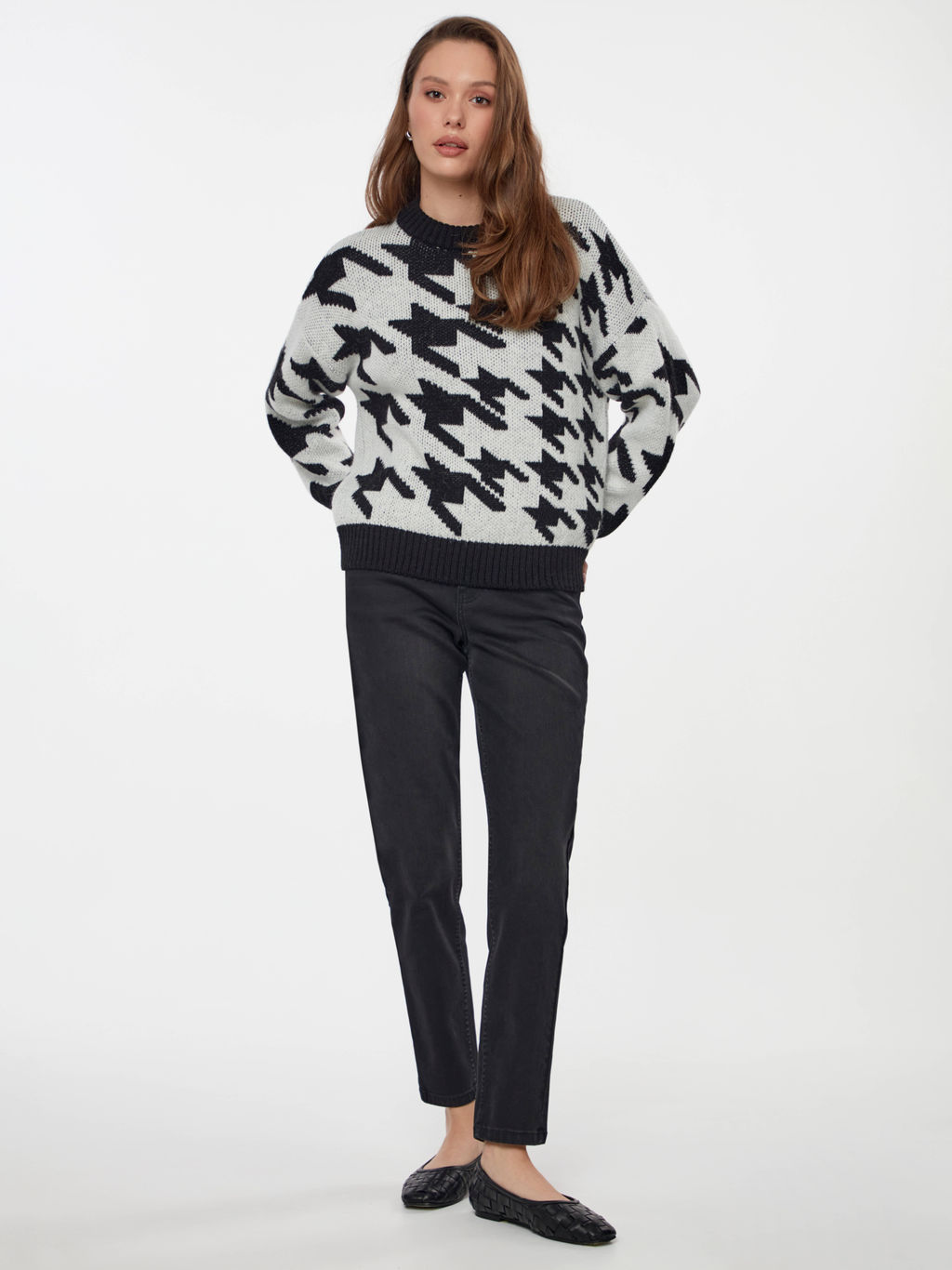 CONTE LDK 307 Oversize-джемпер c вывязанным рисунком в гусиную лапку black-white