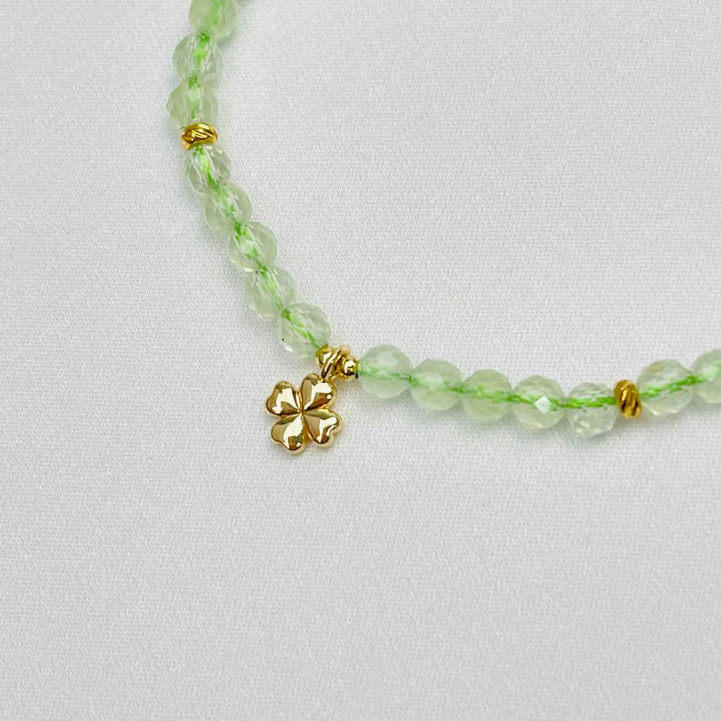 Браслет из Пренита с подвеской