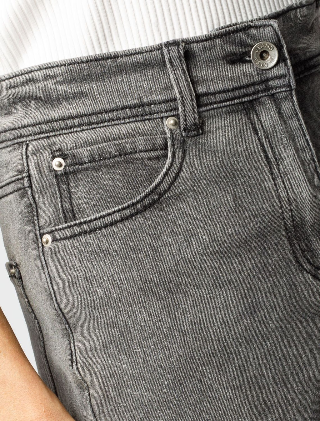 D54.065 Джинсы женские светло-серый