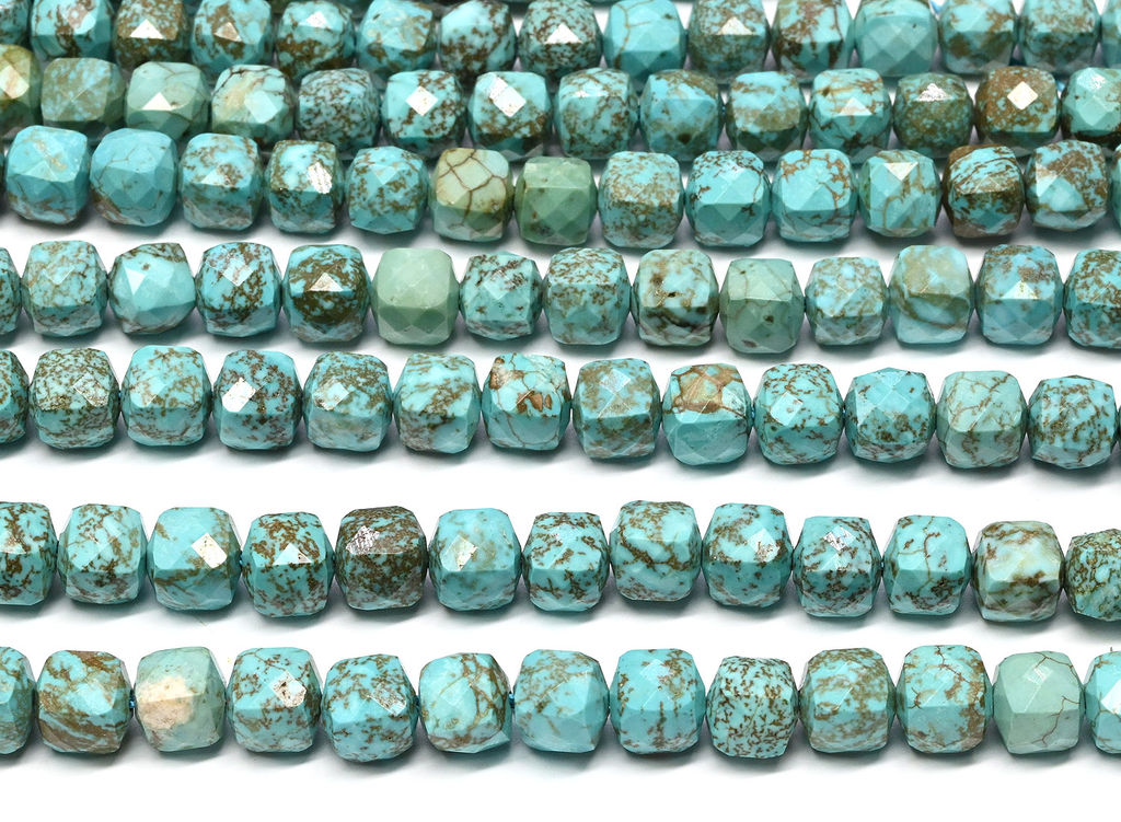Бусины из бирюзы кубик гр.7мм, 38см, 55 бусин Радуга камня