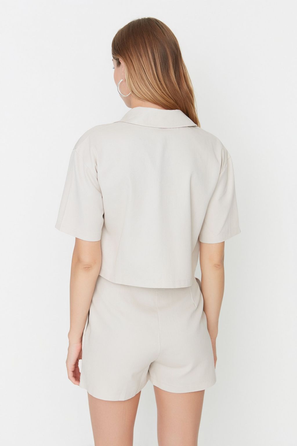 TRENDYOLMILLA Tas Cep Detayl? K?sa Kollu Regular Normal Kal?p Dokuma Gomlek TWOSS22GO0654  фото 5