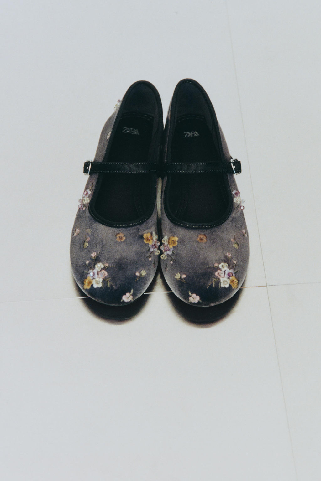 EMBROIDERED FLORAL BALLET FLATS