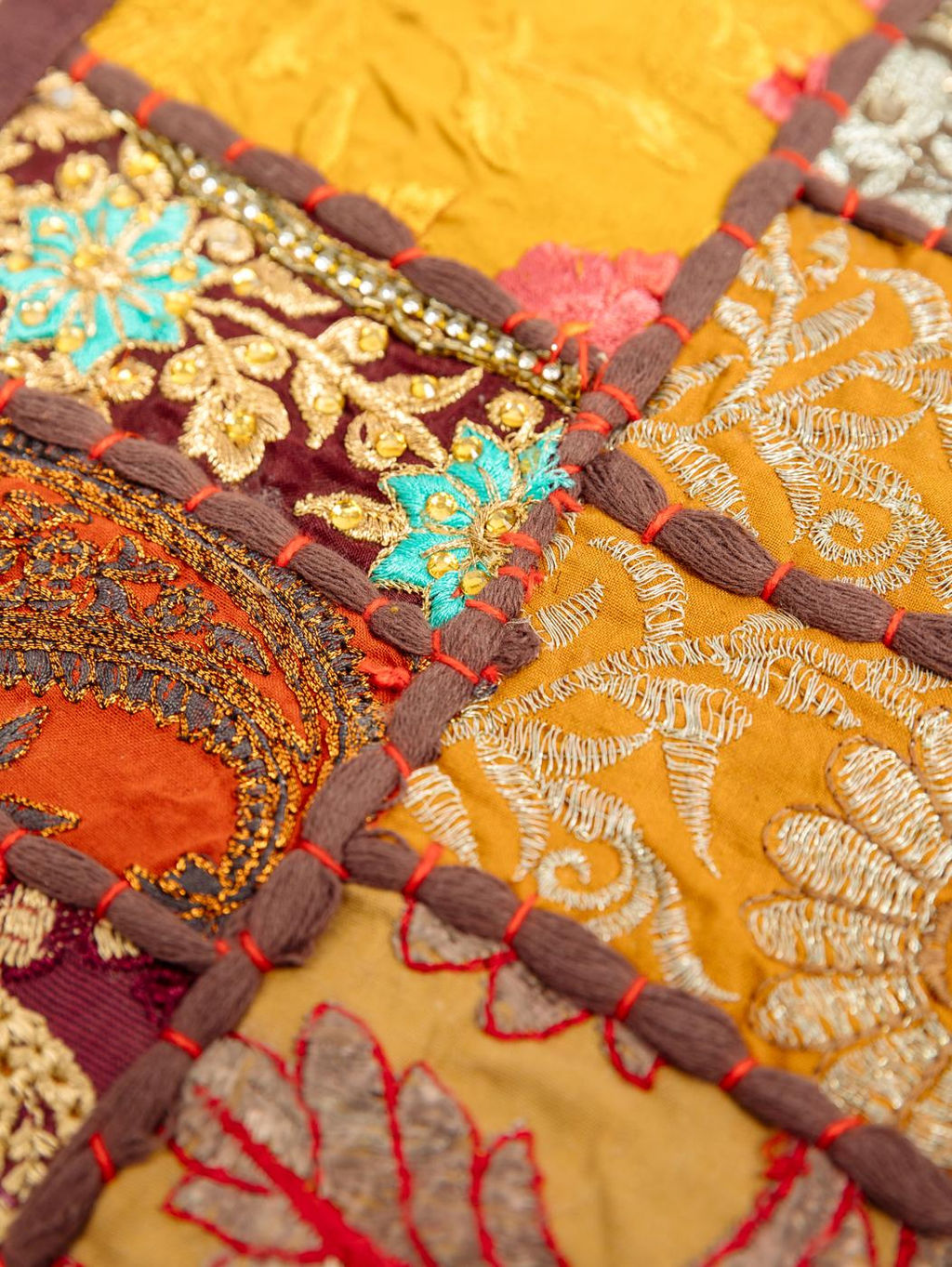 Наволочка декоративнаяс вышивкой в ассор.№Нв20/216 - Ганг фото 3