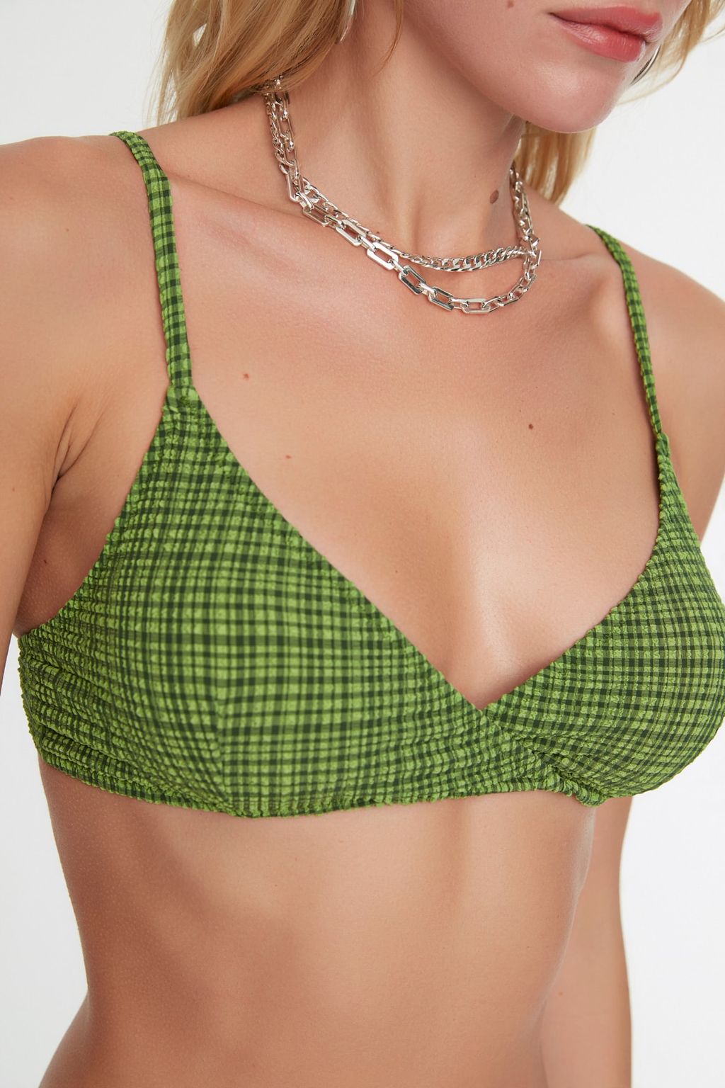 TRENDYOLMILLA Siyah-Beyaz Ucgen Bikini Ustu TBESS21BU0141 фото 2