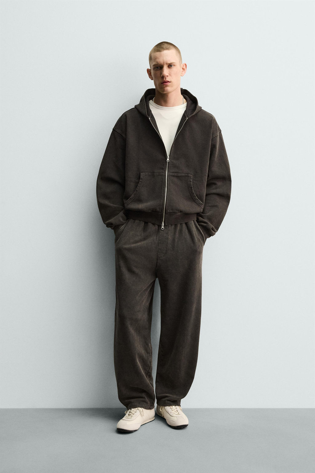 SUDADERA LAVADA CREMALLERA CAPUCHA / Marr?n oscuro - Zara фото 9