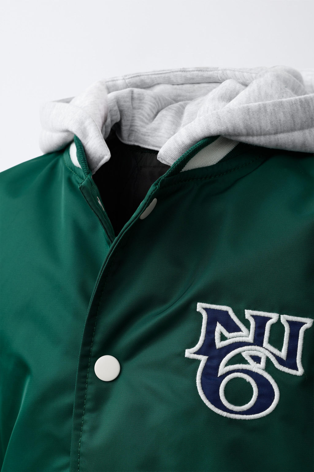 CAZADORA BOMBER NYLON TEXTO CAPUCHA DESMONTABLE / Verde - Zara фото 7