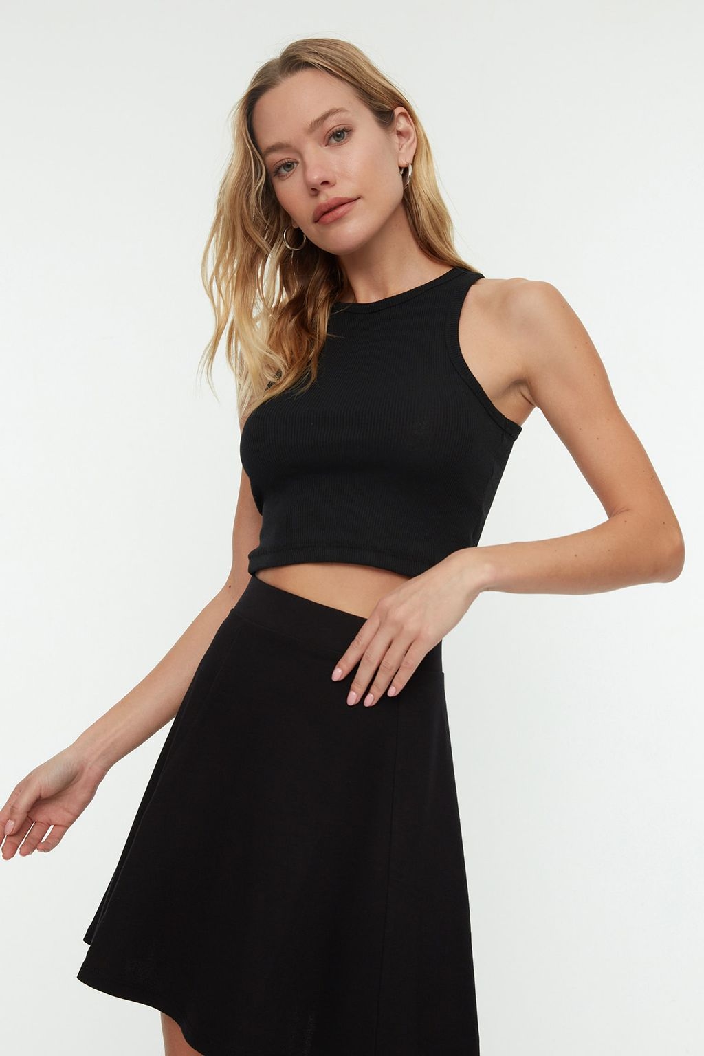 Siyah Fitted/Vucuda Oturan Super Crop Halter Yaka Fitilli Esnek Orme Atlet TWOSS21AL0050