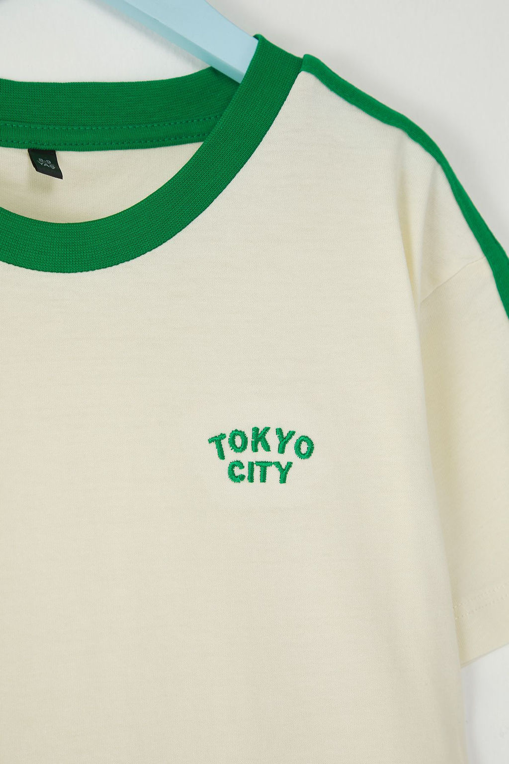 Yesil Erkek Cocuk %100 Pamuk Slogan Nak?sl? Biye Detayl? K?sa Kol Orme T-Shirt TKDSS25TS00100 - Trendyolmilla фото 4