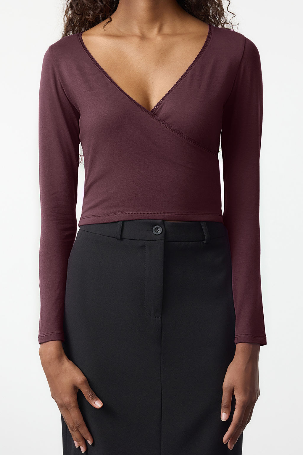 Murdum Derin Kruvaze Yaka Dantel Detayl? Uzun Kol Crop Pamuklu Esnek Orme Bluz TWOAW24BZ00291