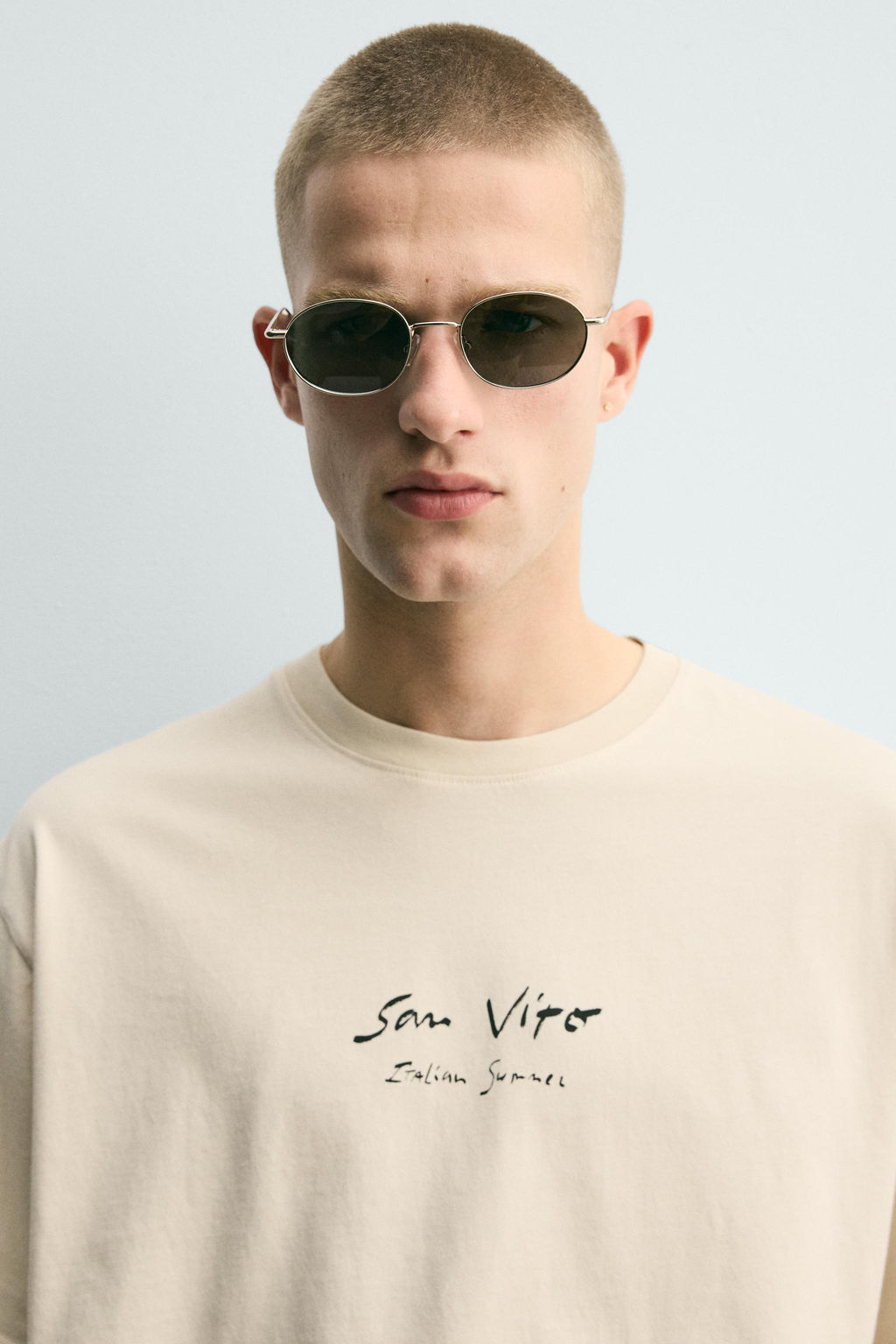 CAMISETA TEXTOS ESTAMPADOS / Crudo / Beige