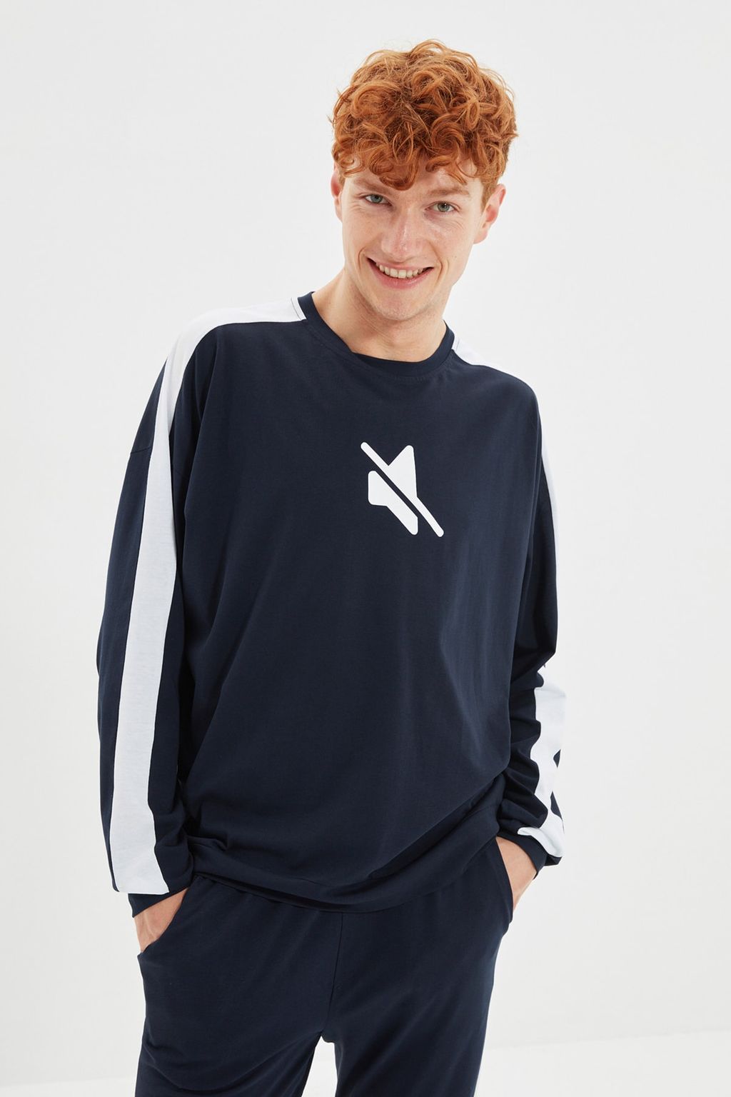 TRENDYOL MAN Lacivert Regular Fit Bask?l? Serit Detayl? Orme Pijama Tak?m? THMAW21PT0681 - Trendyolmilla фото 2