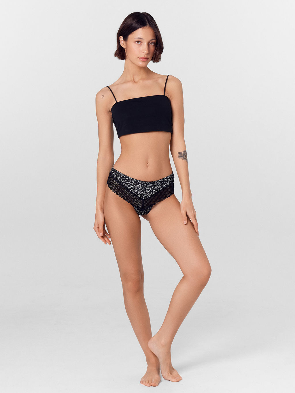 Цена за 2 штуки! Трусы женские слипы черные с листиками - Mark formelle фото 3