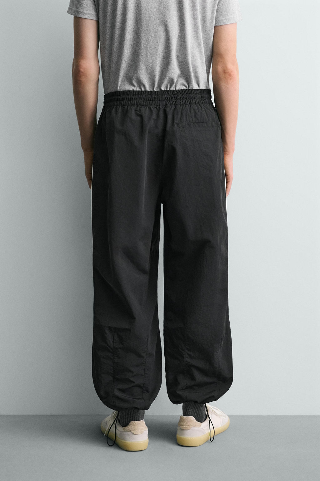 PANTAL?N JOGGER T?CNICO BANDAS CONTRASTE / Negro - Zara фото 13