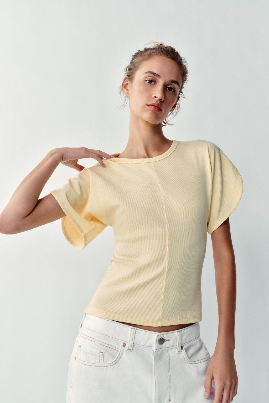CAMISETA MANGA JAPONESA / Amarillo