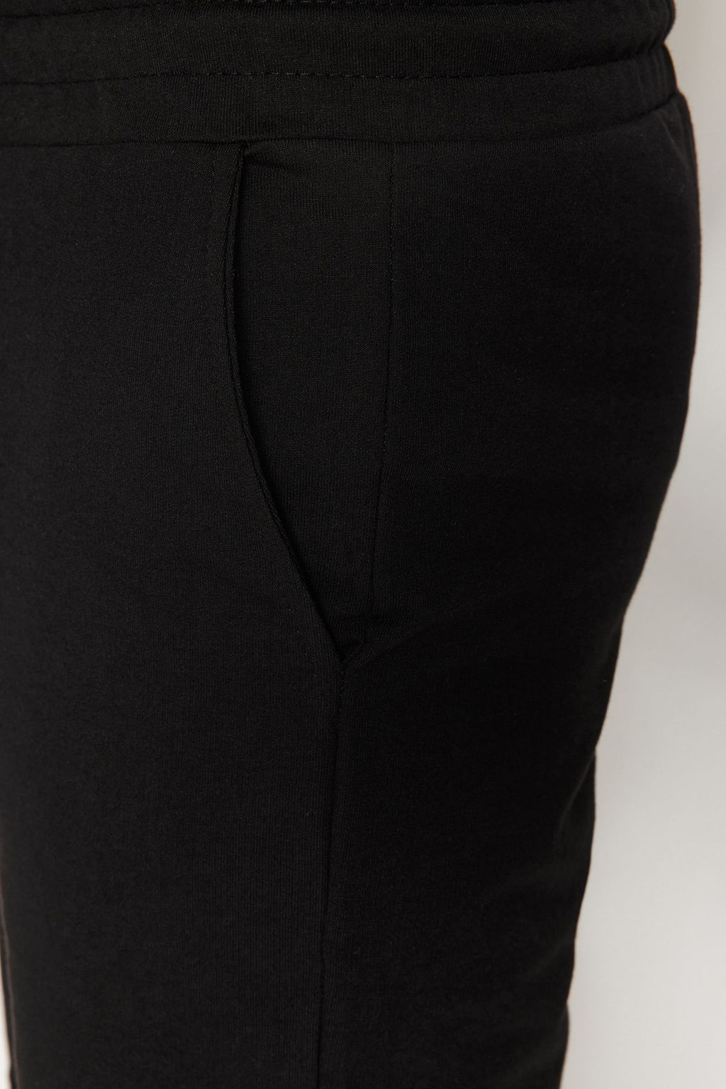 Siyah Regular/Normal Kesim Orta Boy Lastik Belli Bagc?kl? Duble Paca Sort TMNSS21SR0046