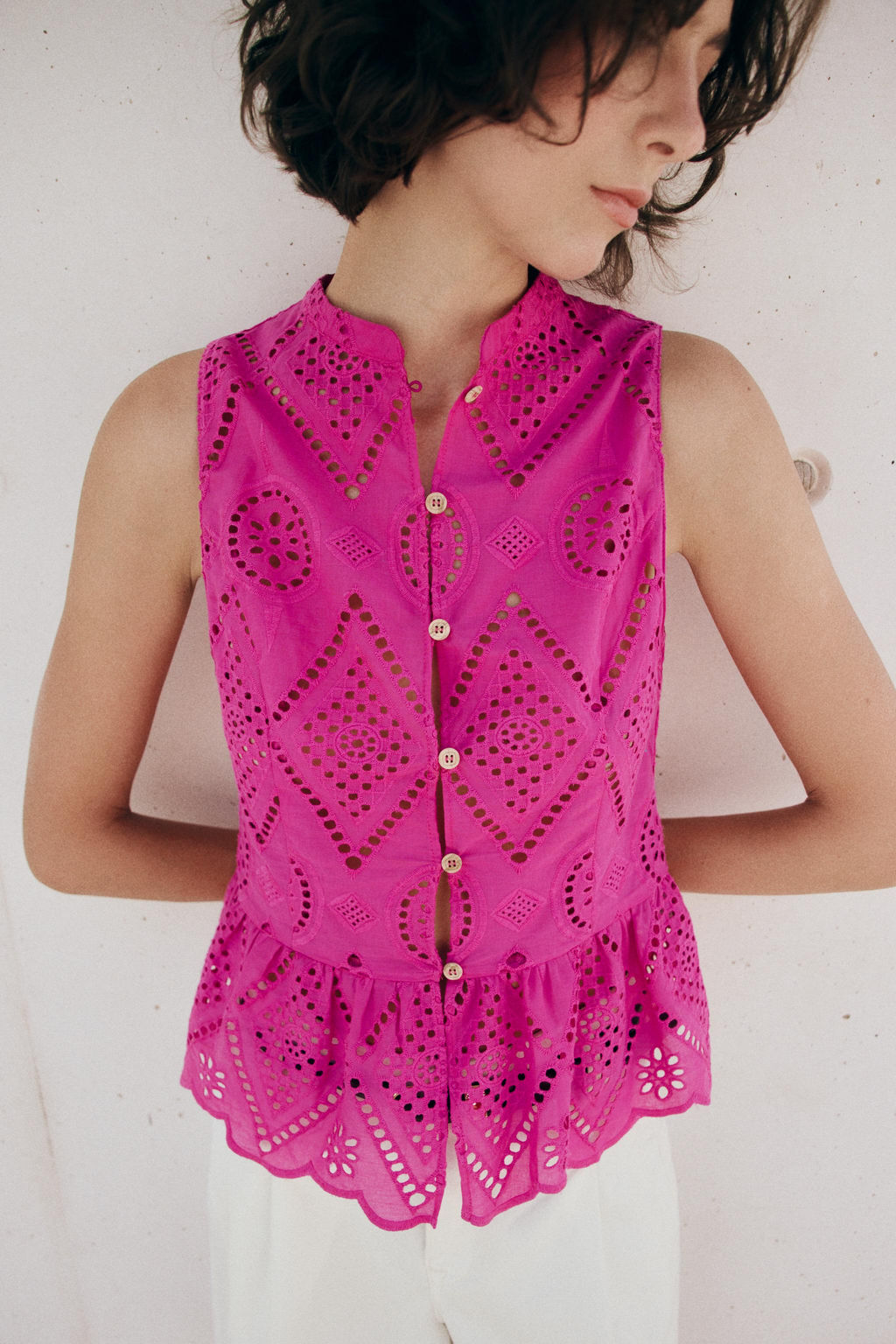 TOP PEPLUM BORDADOS PERFORADOS / Fucsia - Zara фото 2