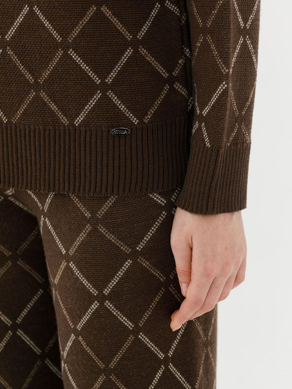 Джемпер вязаный