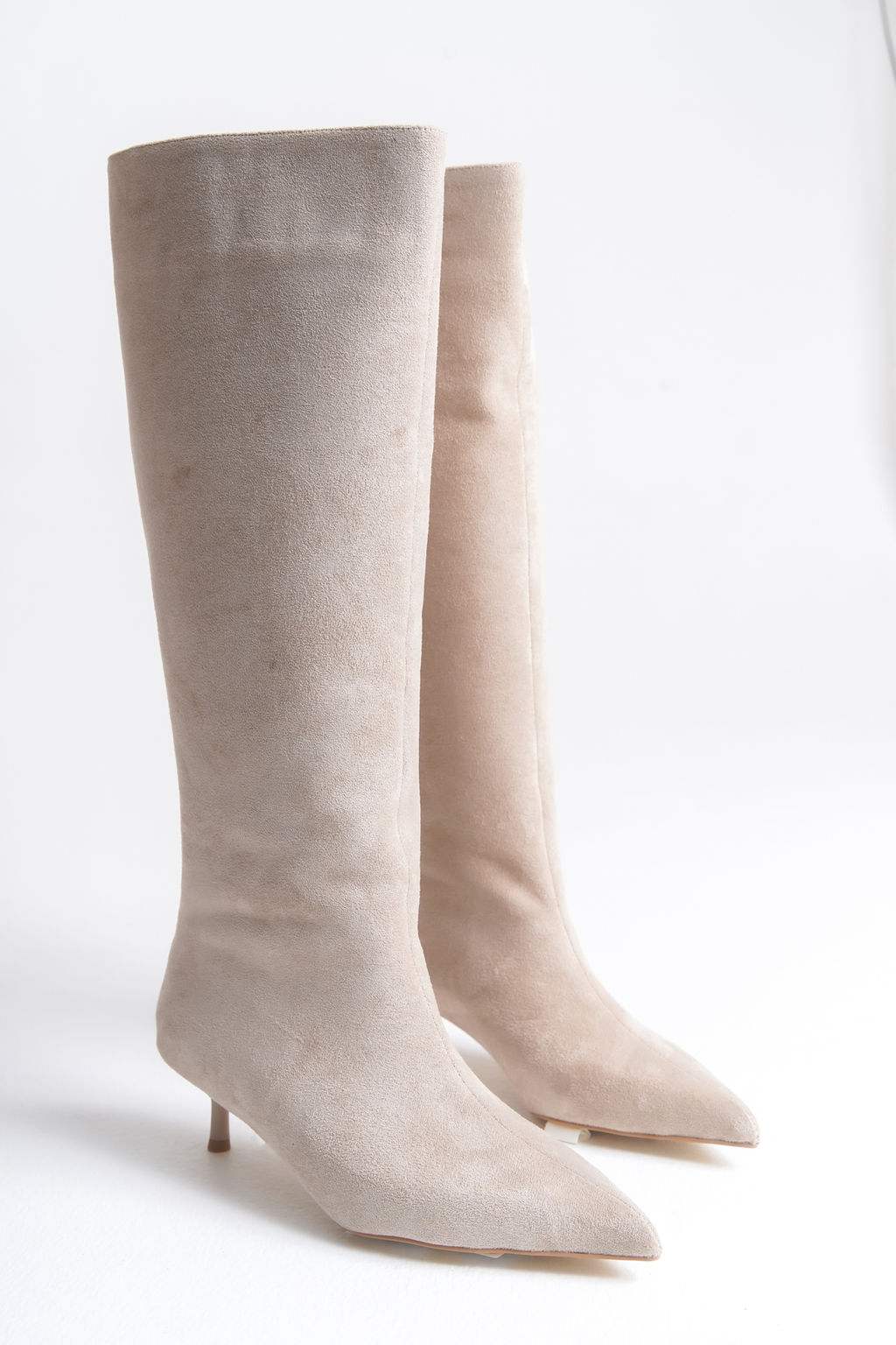 Bej Premium Suet Kad?n Ince Kitten Topuklu Cizme TAKAW26CZ00021 - Trendyolmilla фото 4