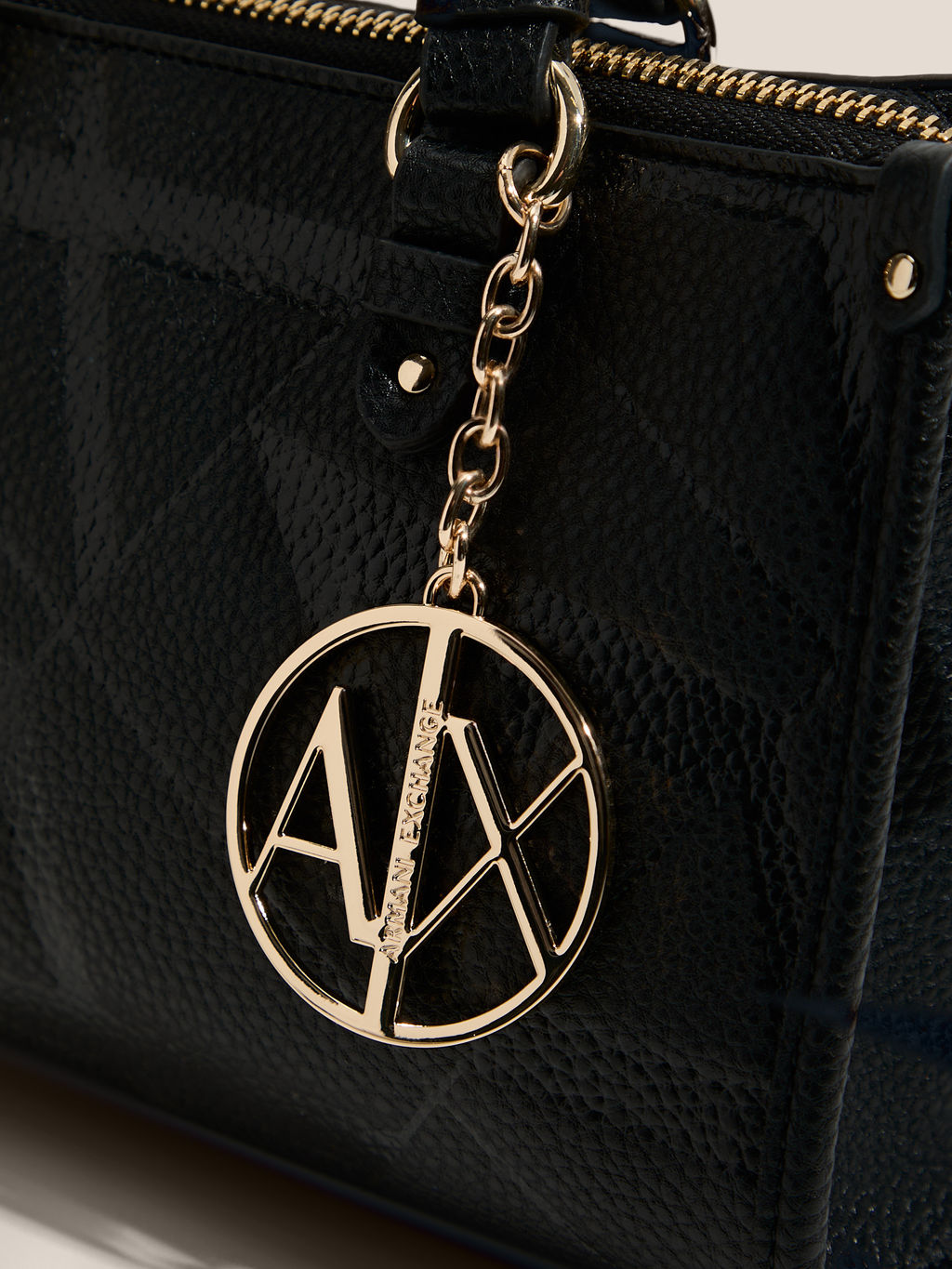 Женская сумка с ручками ARMANI EXCHANGE GYNGER Артикул 4368405, черный  фото 2