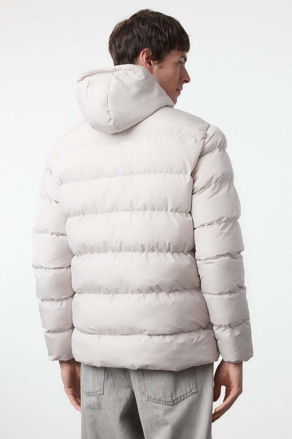 Trendyolmilla Man Gri Regular Fit Sisme Kapusonlu Suya ve Ruzgara Dayan?kl? K?sl?k Mont TMNAW25MO00041  фото 5