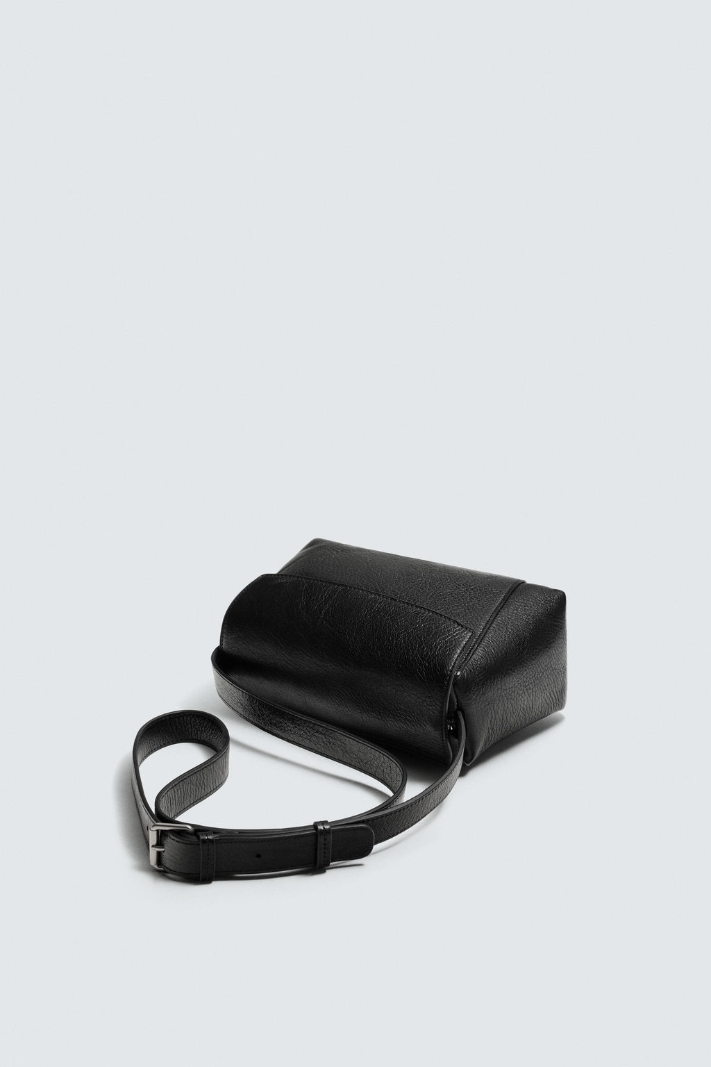 LEATHER CROSSBODY BAG M LIMITED EDITION - Zara фото 5
