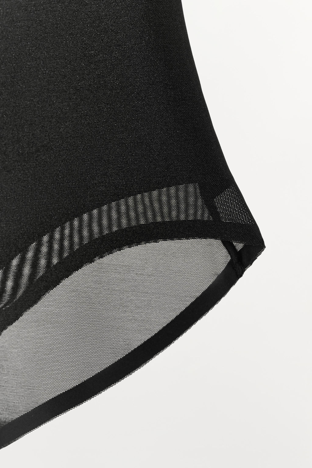 BRAGUITA CINTURA ANCHA CON POLIAMIDA / Negro - Zara фото 7