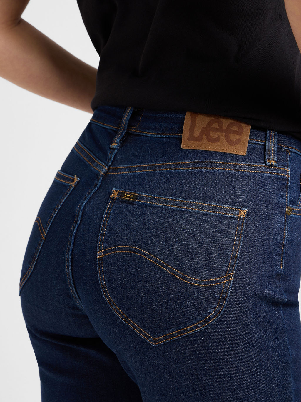 Джинсы женские