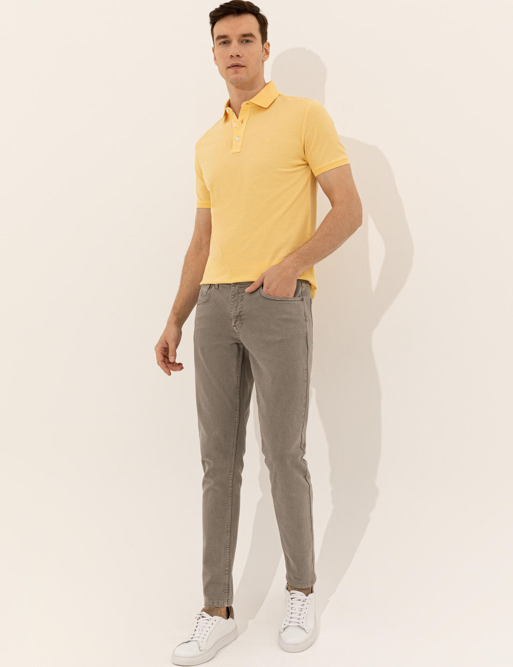 Светло-желтая облегающая базовая футболка - Cacharel фото 3