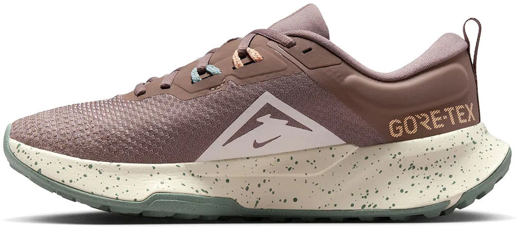 Кроссовки женские