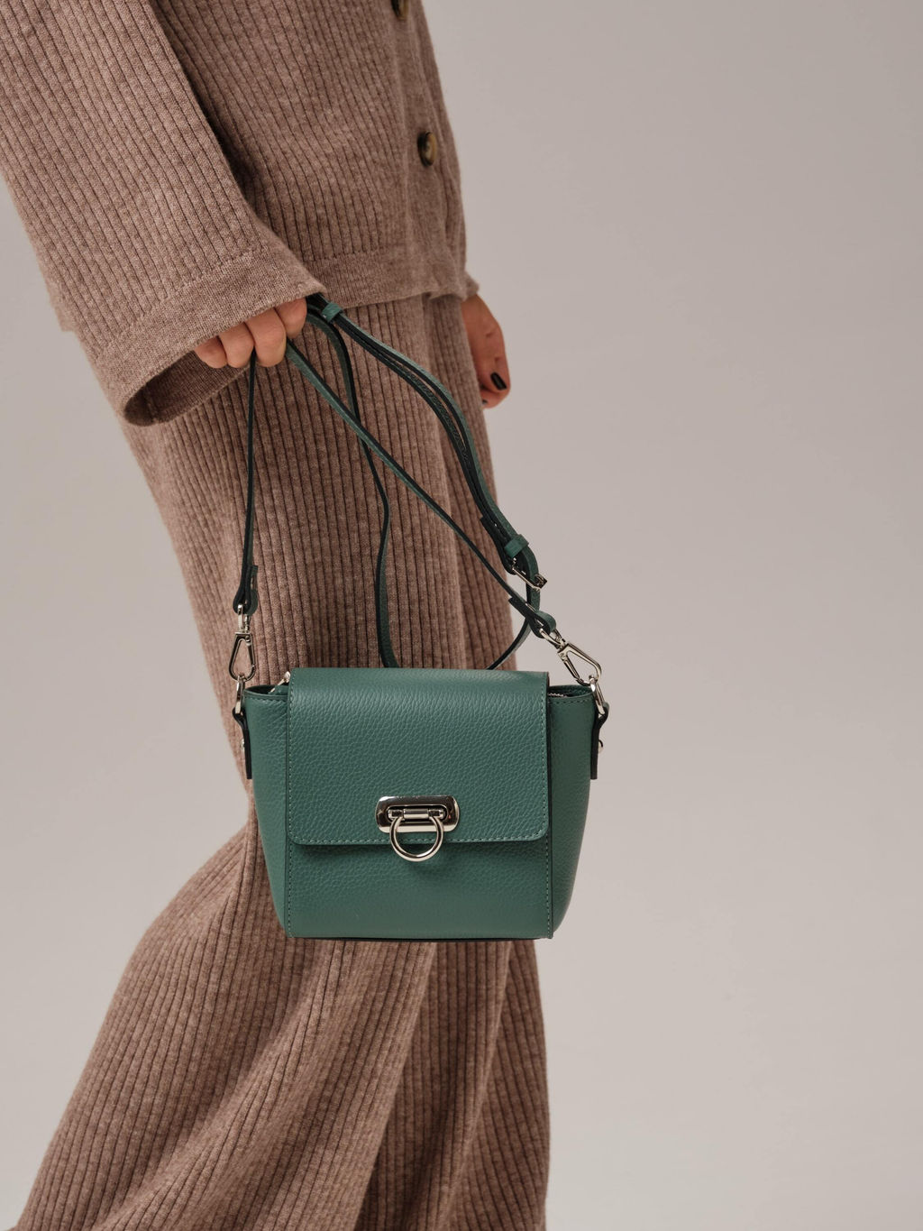 Сумка кожаная через плечо Azaro 3520 мутный минт