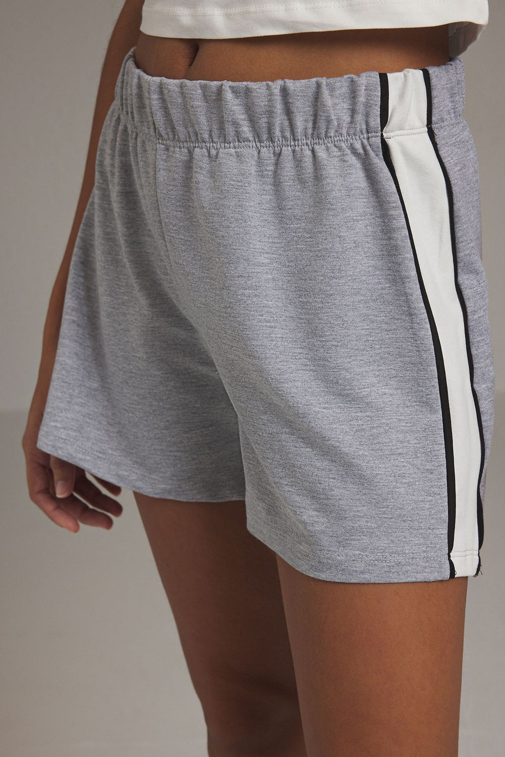 Gri Melanj Renk Bloklu Mini Sort & Bermuda TWOSS25SR00063