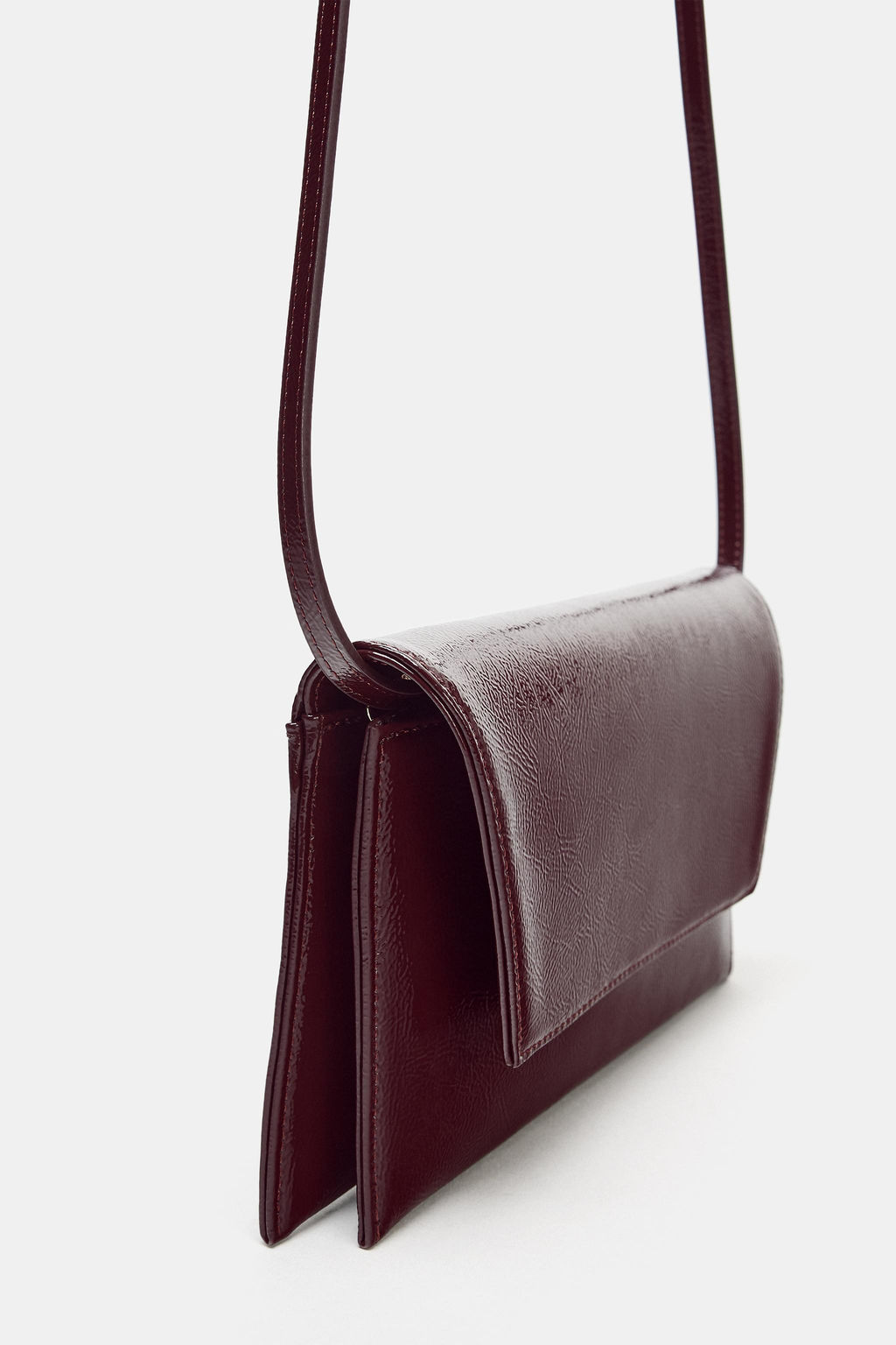 BOLSO DE HOMBRO EFECTO ACHAROLADO / Rojo Burdeos - Zara фото 4