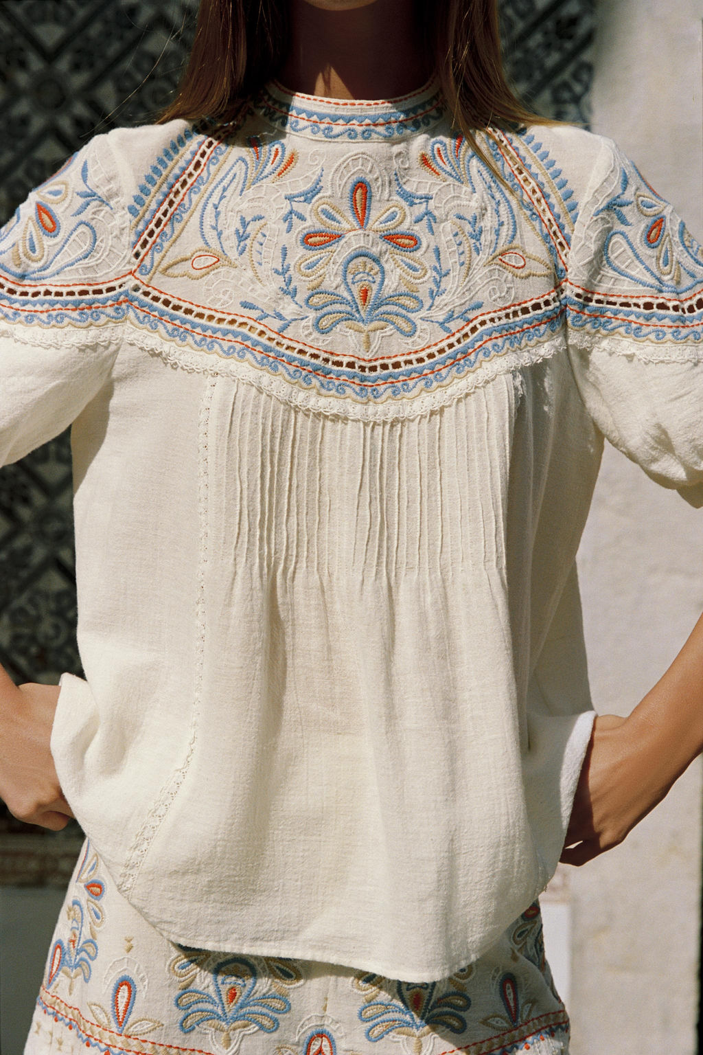 BLUSA BORDADOS MANGA CORTA / Crudo - Zara фото 2