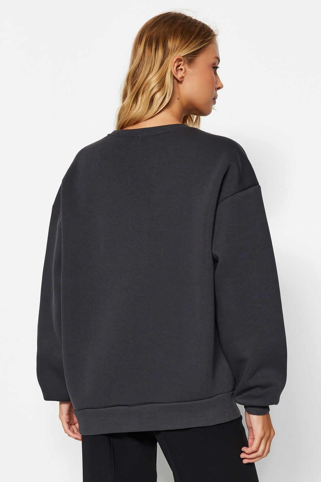 Antrasit Oversize/Rahat Kesim Basic Bisiklet Yaka Kal?n/Ici polarl? Orme Sweatshirt TWOAW24SW00102