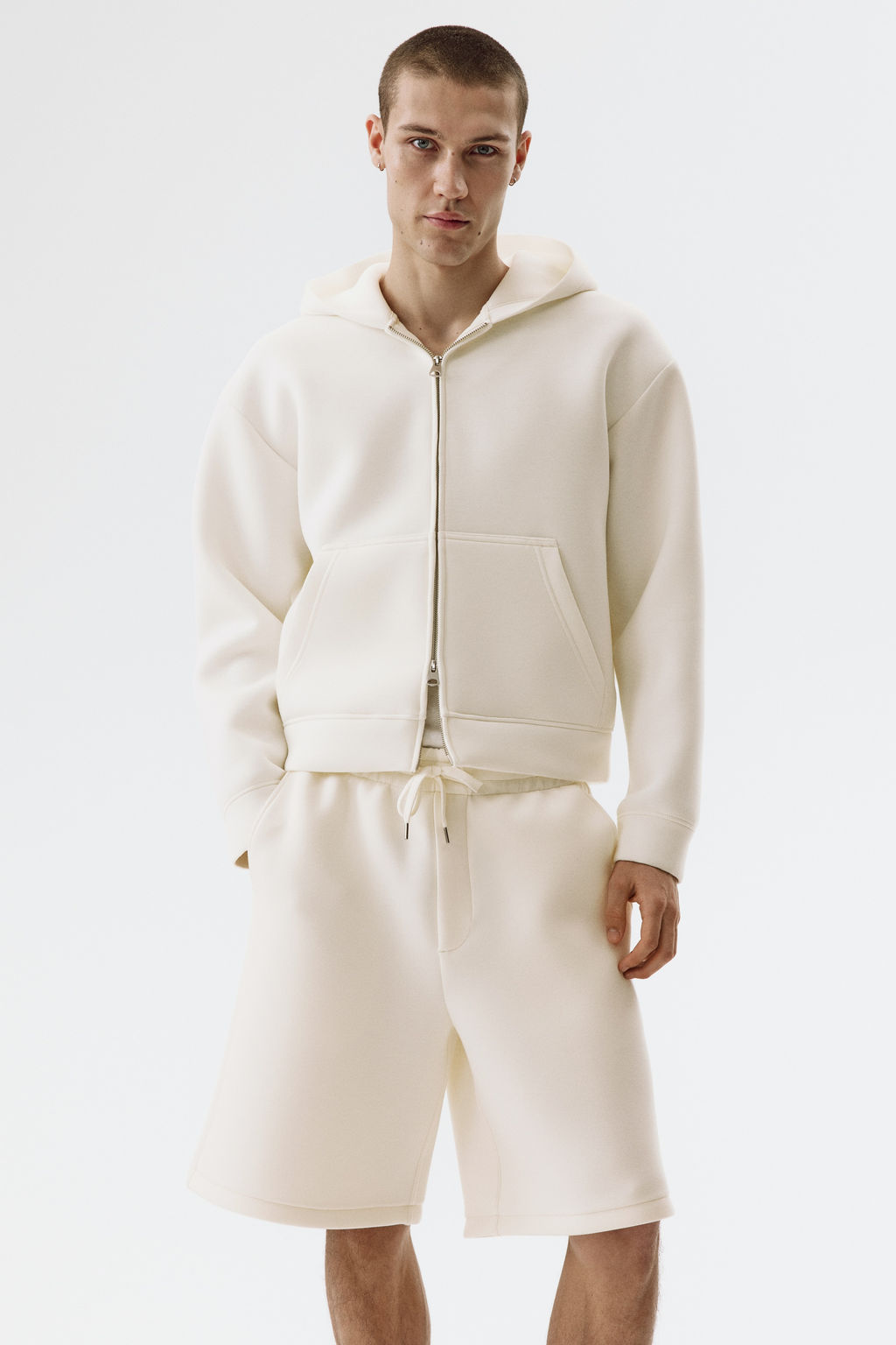 Pantal?n corto efecto neopreno Relaxed Fit - H&m фото 9