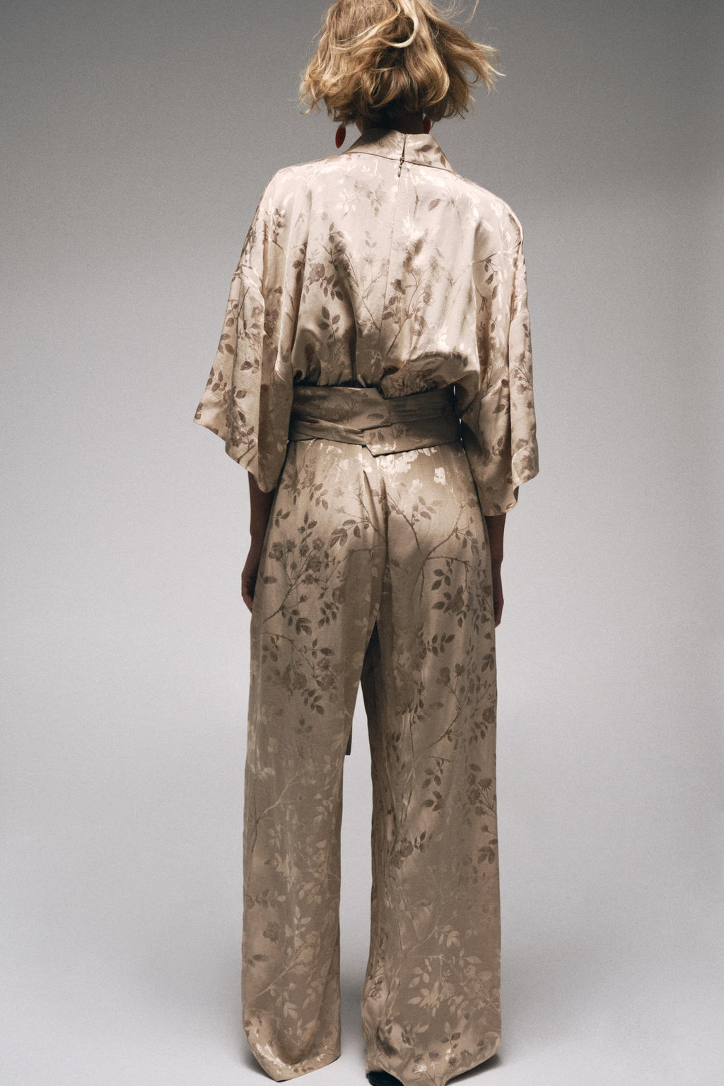 MONO LARGO KIMONO JACQUARD CINTUR?N / Cava