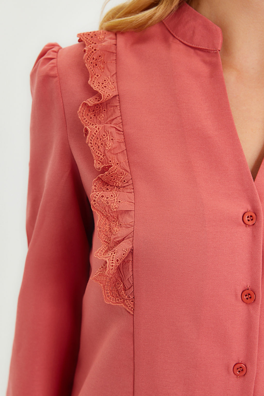 TRENDYOLMILLA Bej Dantelli Pamuklu Regular Normal Kal?p Dokuma Gomlek TWOSS20GO0044 фото 5