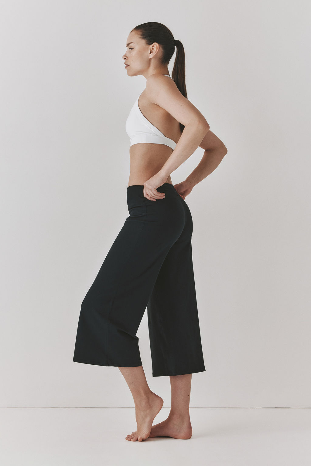 Leggings capri de deporte con SoftMove Wide fit - H&m фото 6