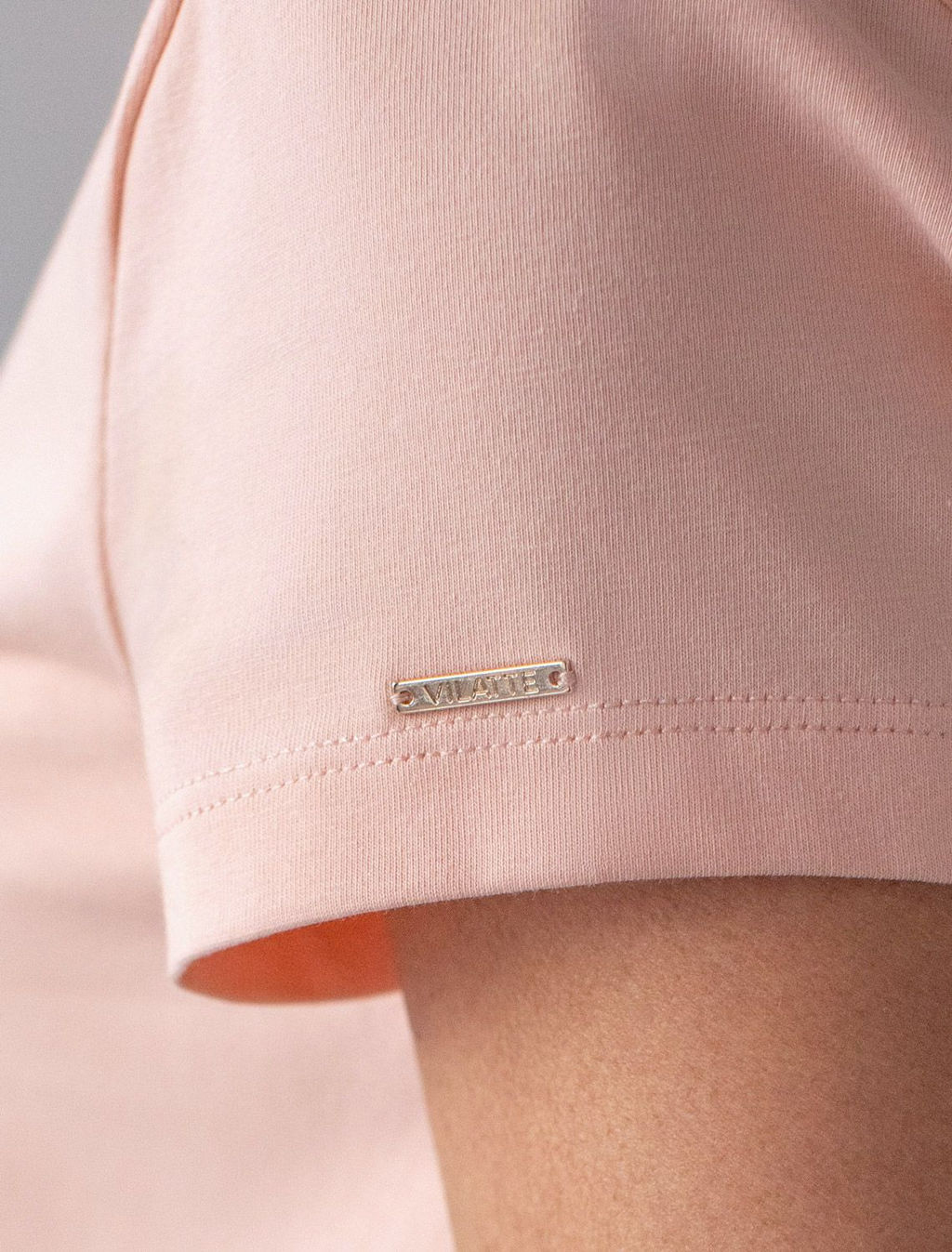 Базовая футболка полуприлегающая из премиального хлопка с эластаном - Vilatte фото 4