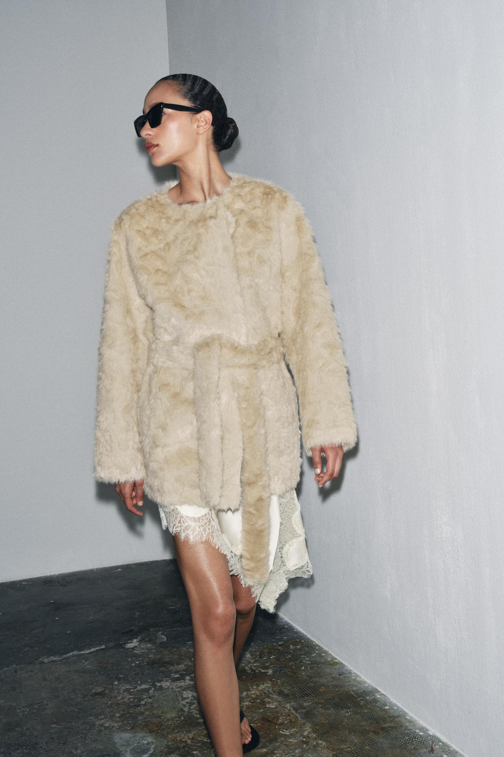 ZW COLLECTION FAUX FUR BELTED JACKET - Zara фото 3