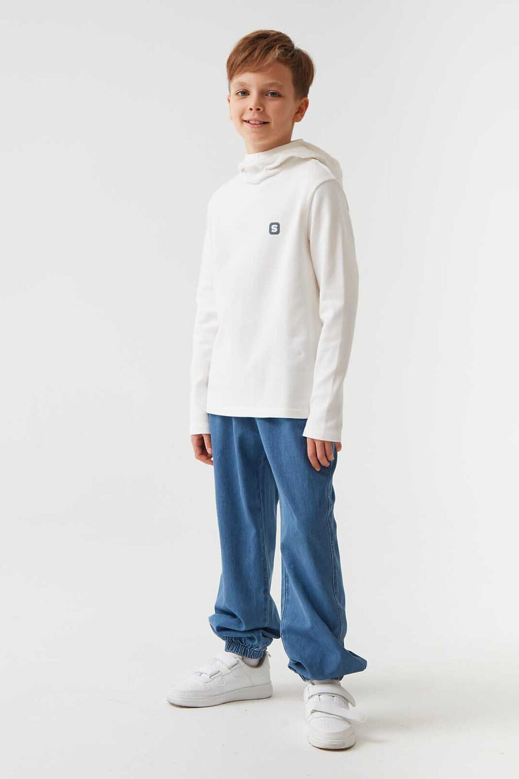 45110 Лонгслив для мальчиков T677.02 молочный - Смена фото 8
