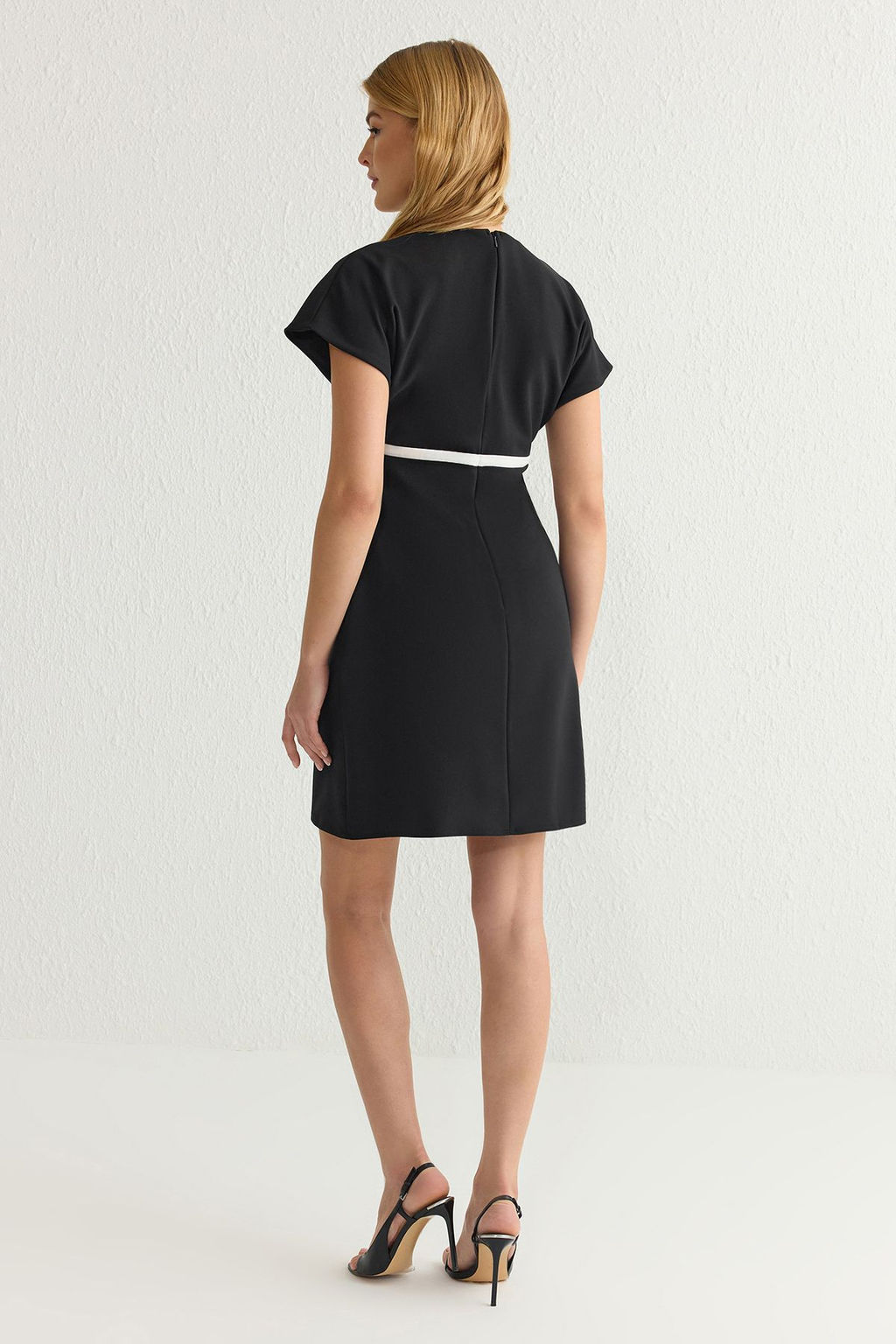 Siyah A Kesim Fiyonklu Mini Dokuma Elbise TWOSS25EL00274 - Trendyolmilla фото 5