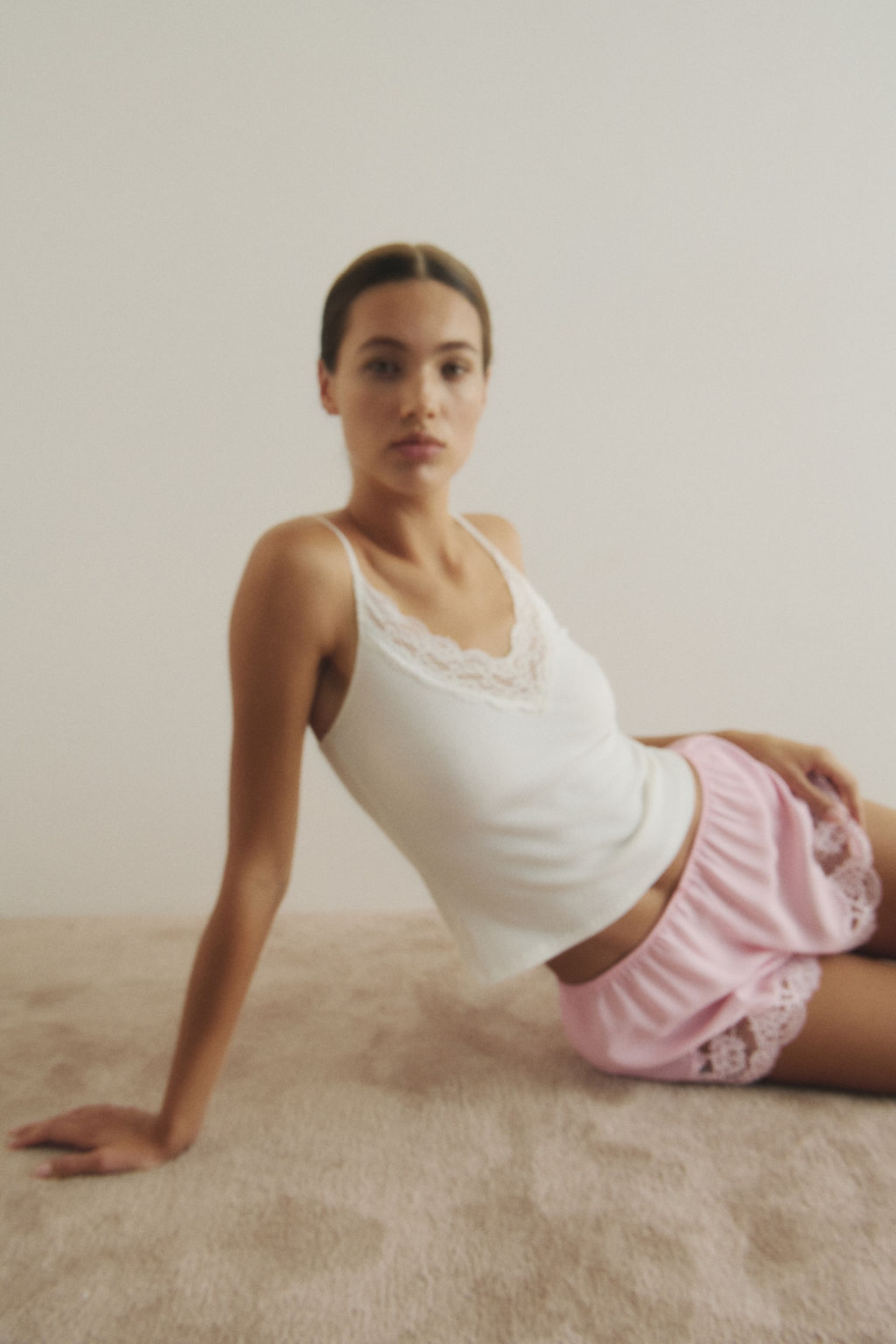 Pantal?n corto de pijama con ribete de encaje - H&m фото 2