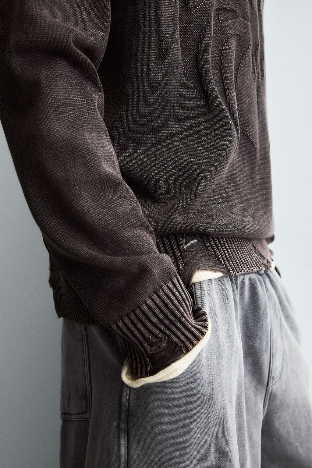 REVERSIBLE SWEATER WITH RIPPED EFFECT - Zara фото 6