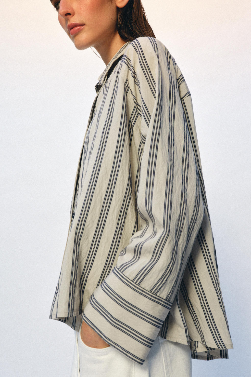 CAMISA OVERSIZE RAYAS ZW COLLECTION / Beige / Marino - Zara фото 5