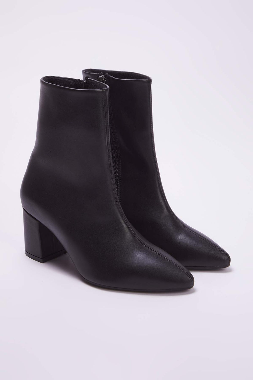 Siyah Sivri Burun Kad?n Blok Topuklu Yar?m Bot
TAKAW26BO00067 - Trendyolmilla фото 4