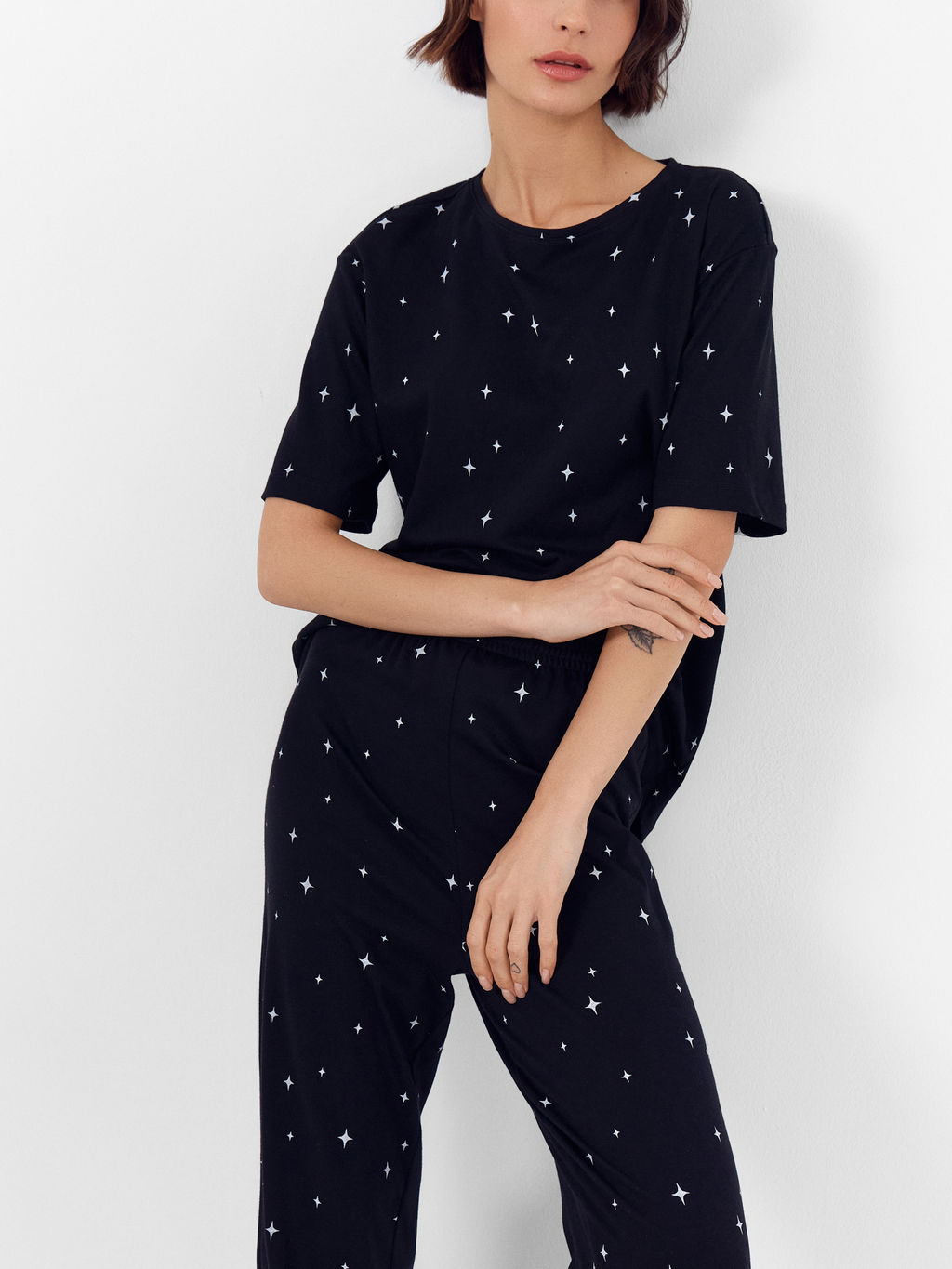 Пижама женская черная с принтом звезды звездная россыпь на черном 592559 - Mark formelle фото 8