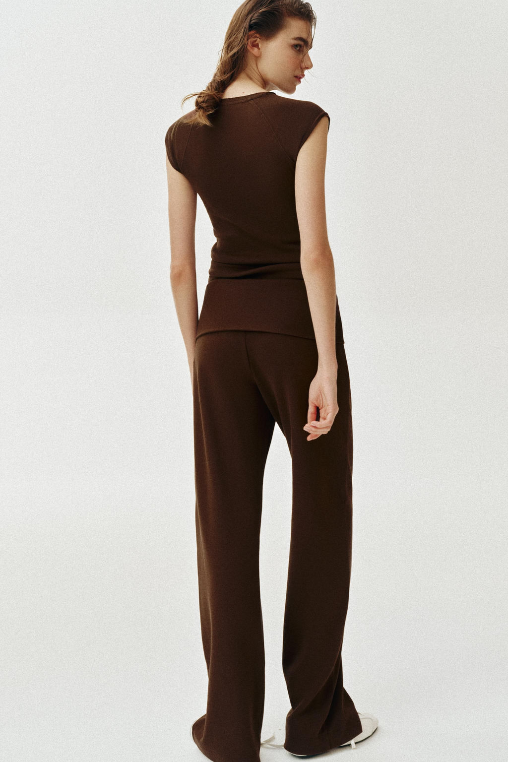 CAMISETA EFECTO LAVADO MANGA RANGL?N / Marr?n - Zara фото 4