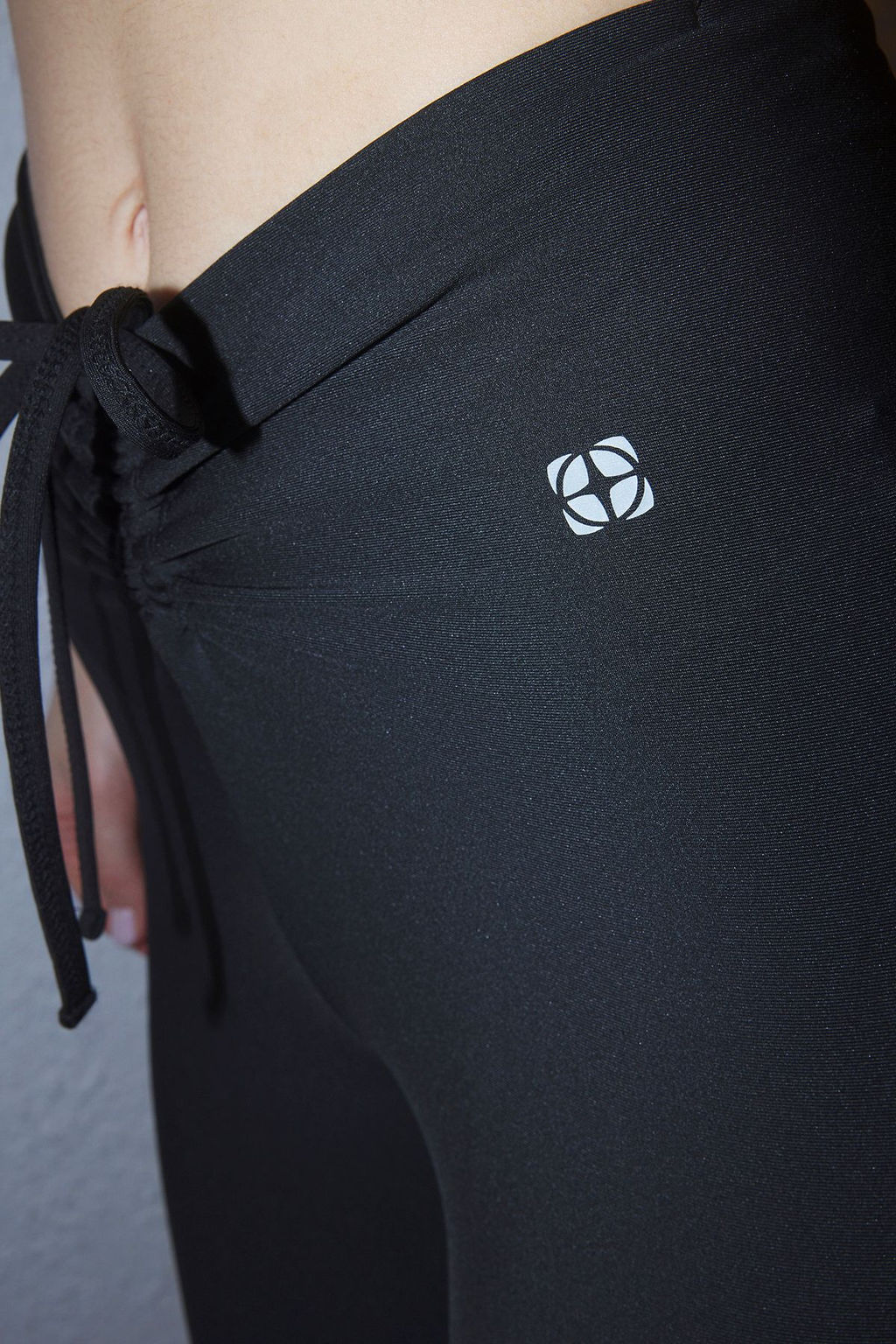 TRENDYOLMILLA Siyah Buzgulu ve Baglamal? Reflektor Detayl? Tam Boy Orme Spor Tayt THMSS25TY00019 фото 5